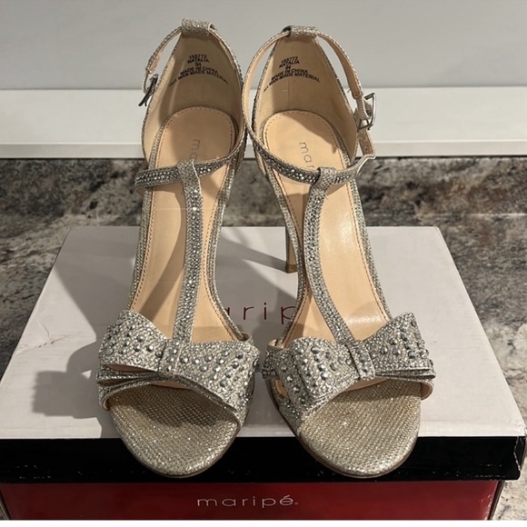 Women’s Heels - Picture 2 of 7